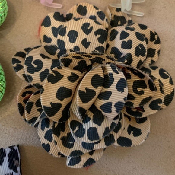 NEW! Girls Colorful Hair Accessories Set of 12 Pieces - Picture 8 of 10